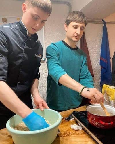 UoByEKGRV_o (1)